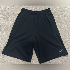 💙Men’s Nike Shorts size: small